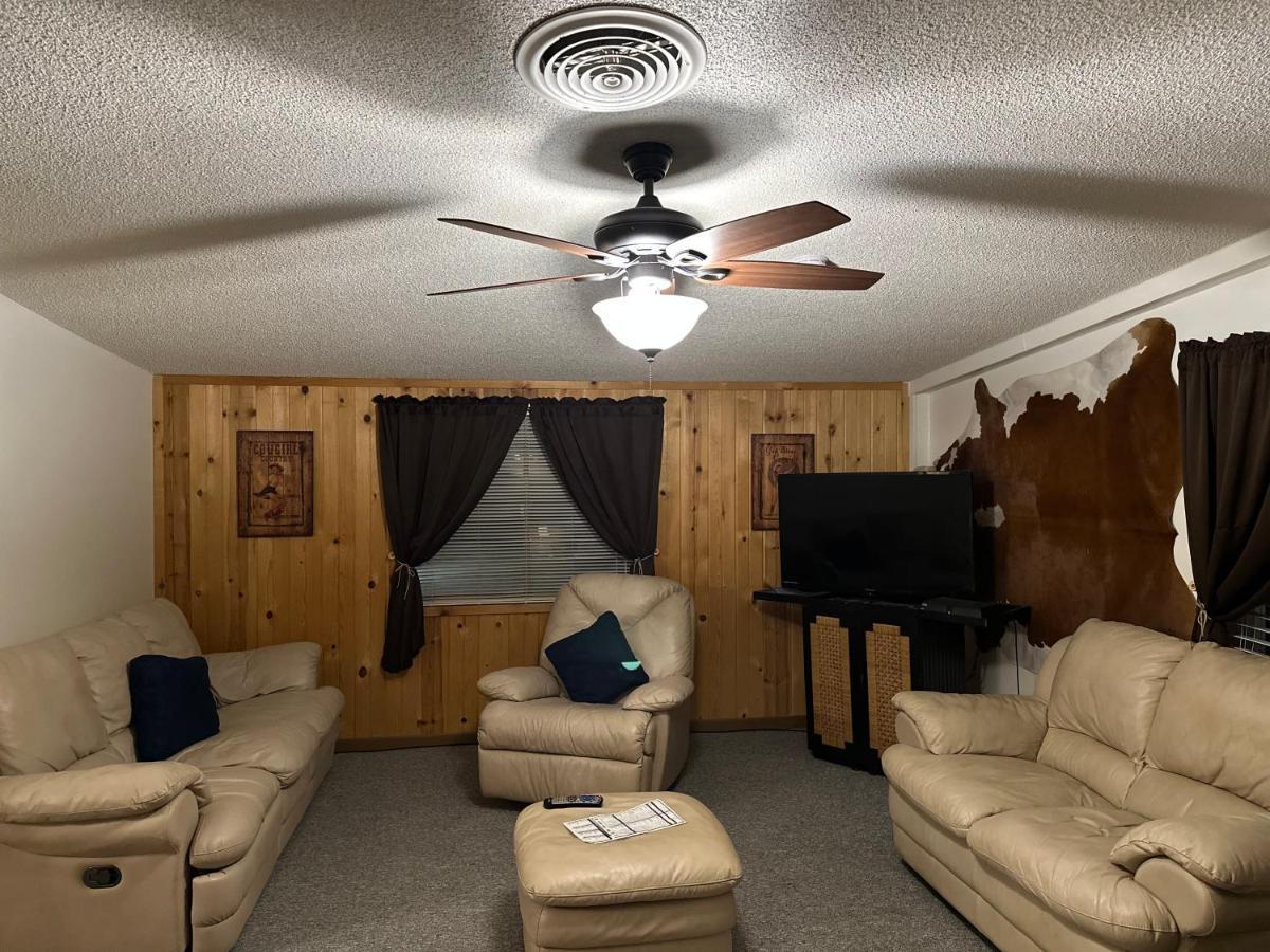 Country Cabins Hotel Chariton Bagian luar foto