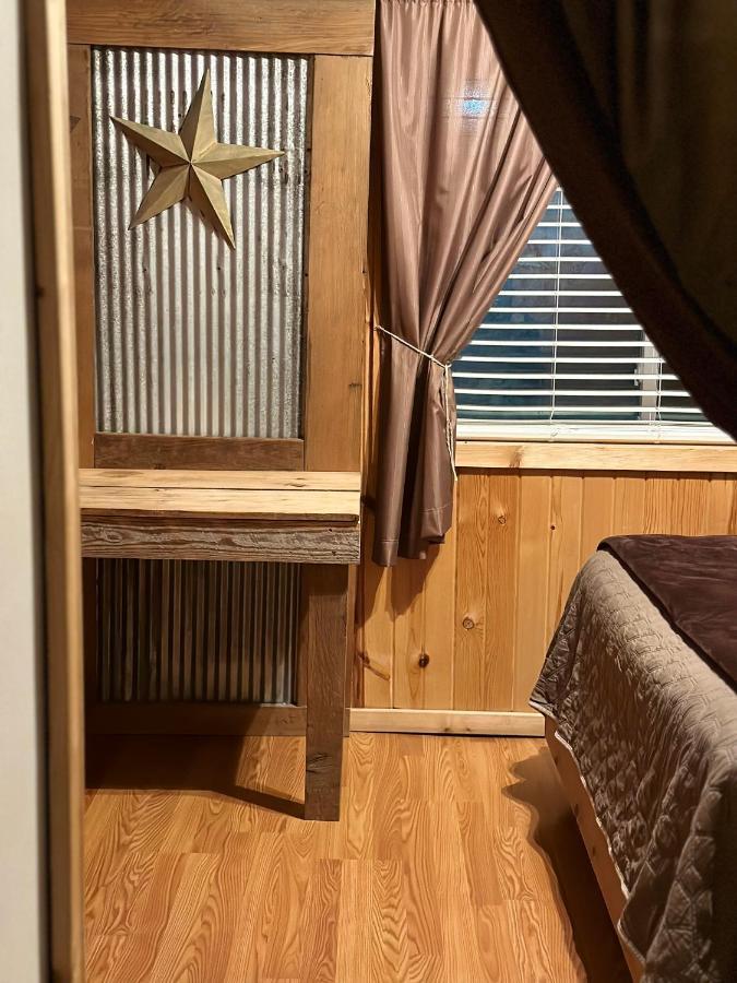 Country Cabins Hotel Chariton Bagian luar foto