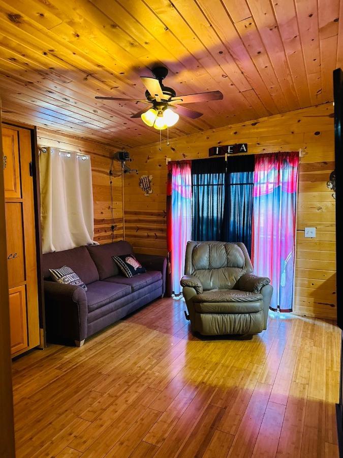 Country Cabins Hotel Chariton Bagian luar foto