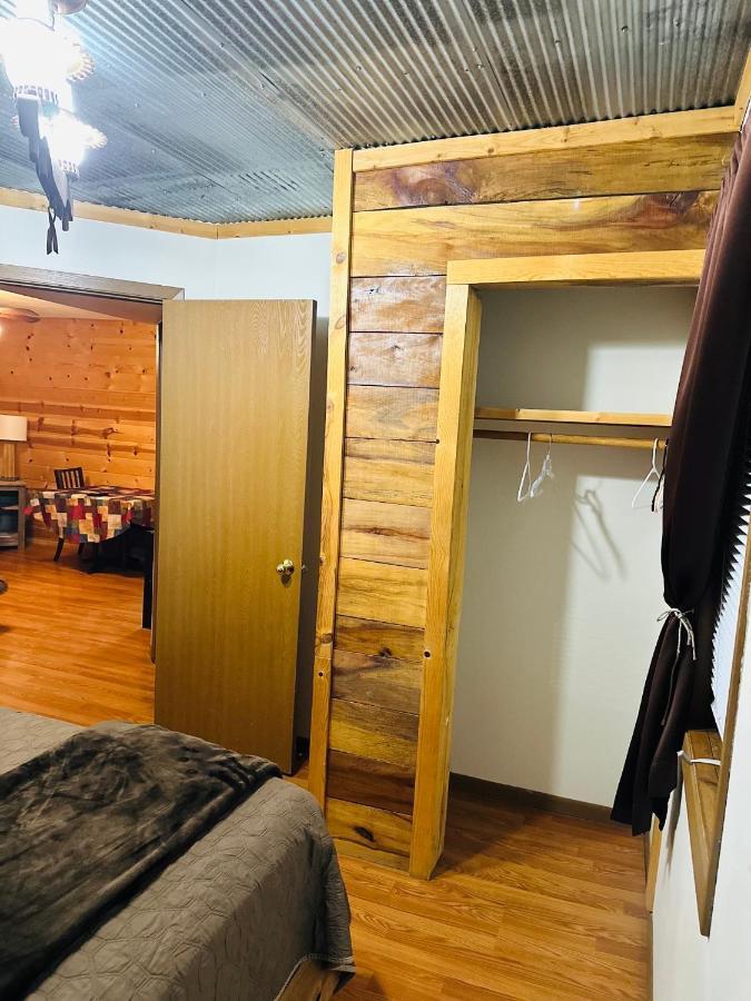 Country Cabins Hotel Chariton Bagian luar foto