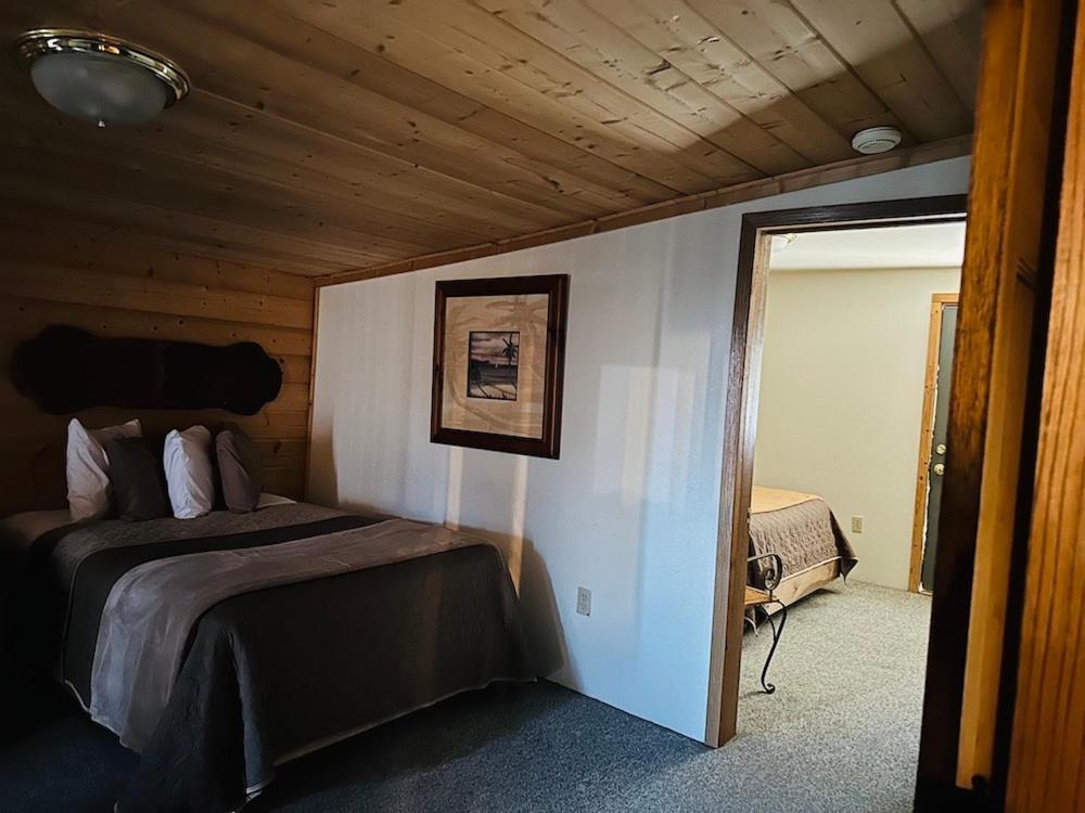 Country Cabins Hotel Chariton Bagian luar foto