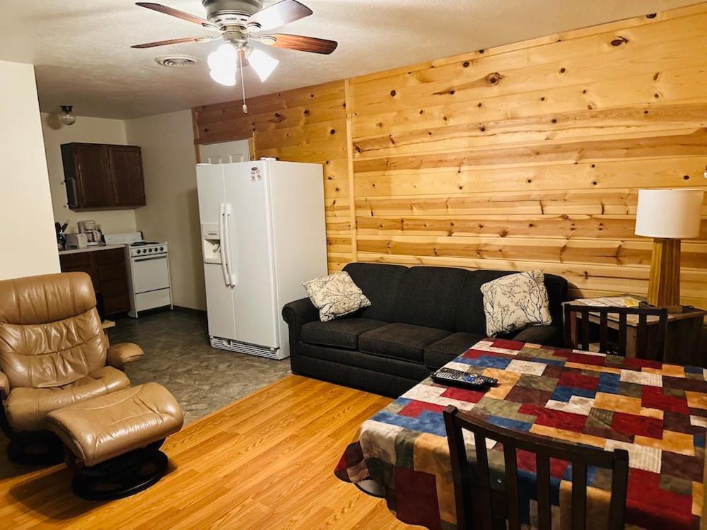 Country Cabins Hotel Chariton Bagian luar foto