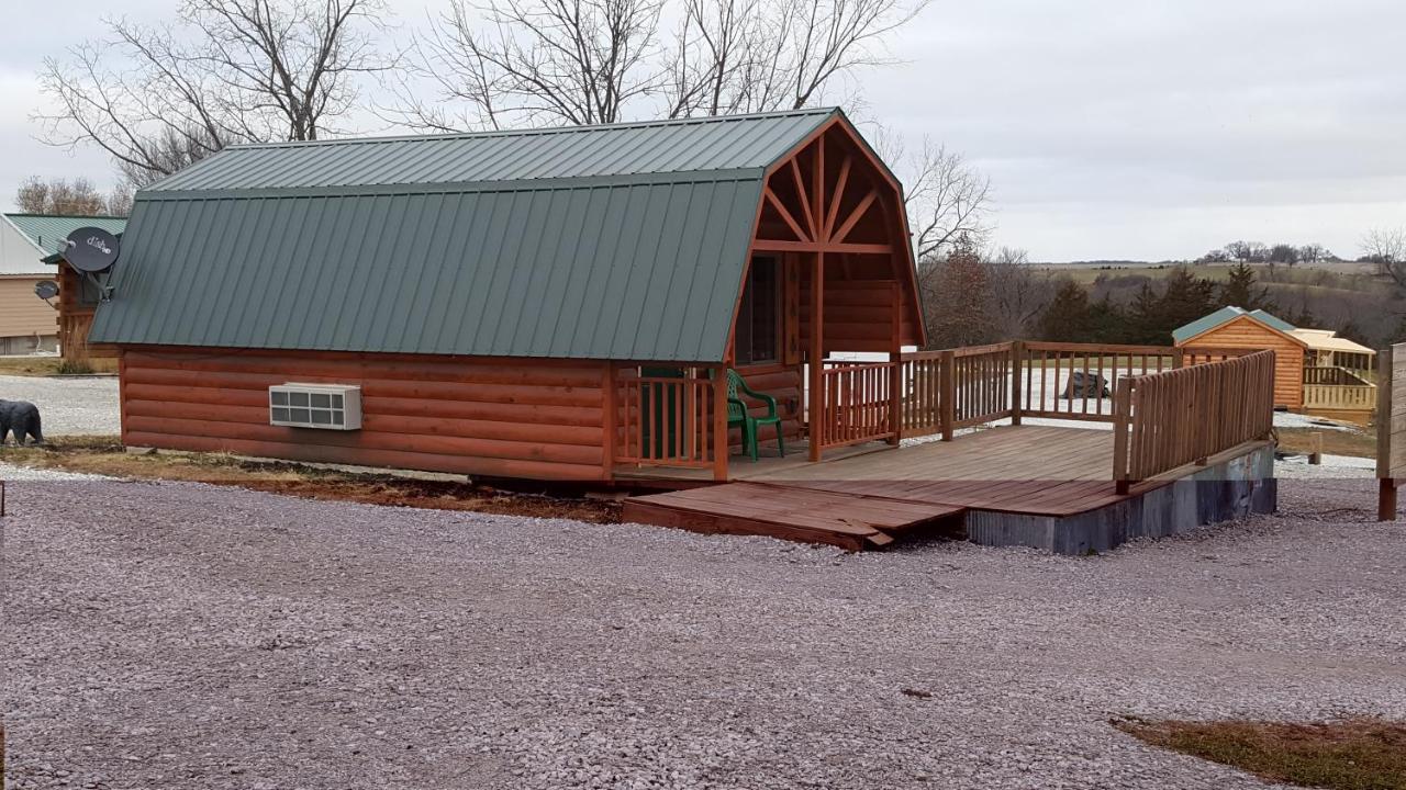Country Cabins Hotel Chariton Bagian luar foto