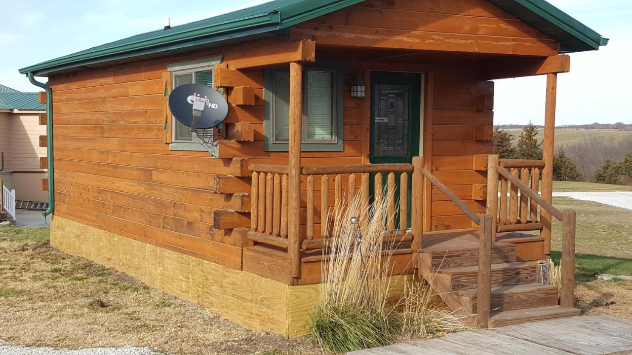 Country Cabins Hotel Chariton Bagian luar foto