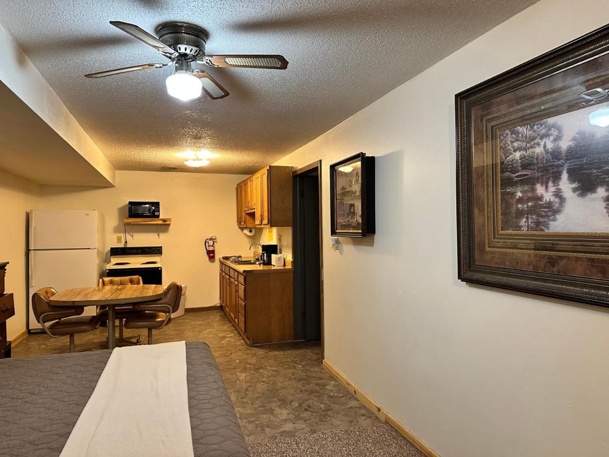 Country Cabins Hotel Chariton Bagian luar foto