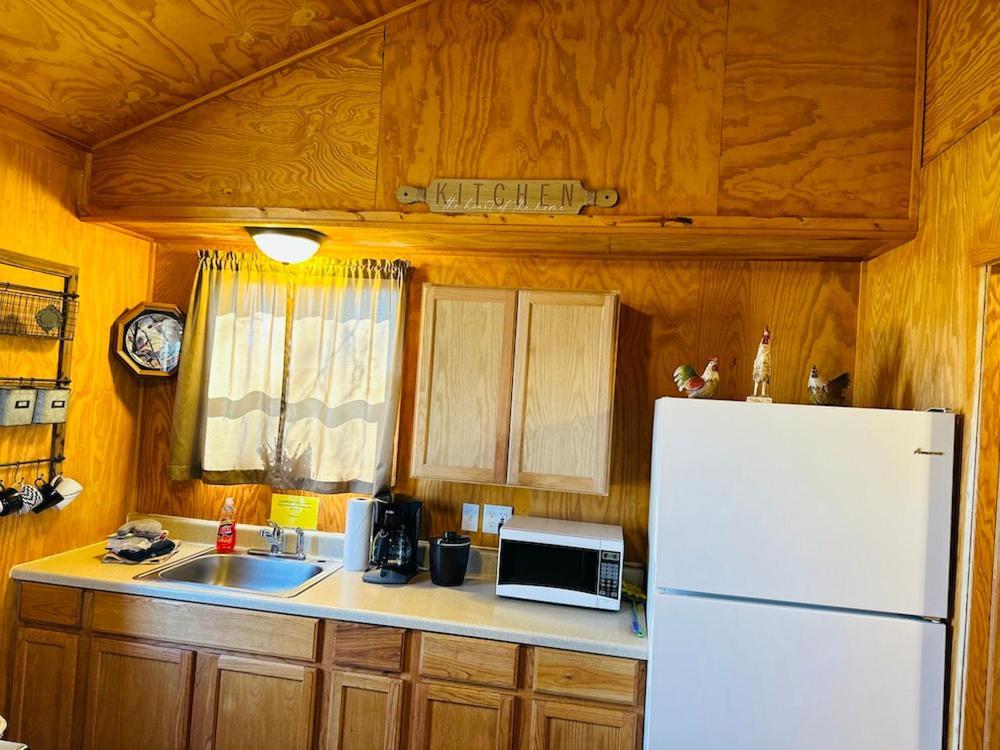 Country Cabins Hotel Chariton Bagian luar foto