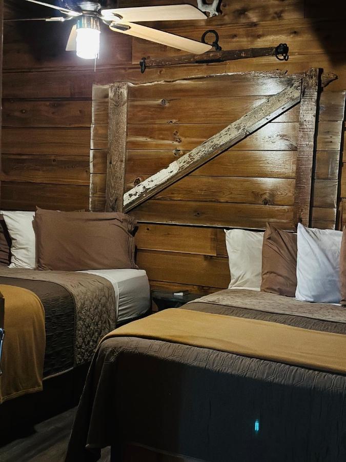 Country Cabins Hotel Chariton Bagian luar foto