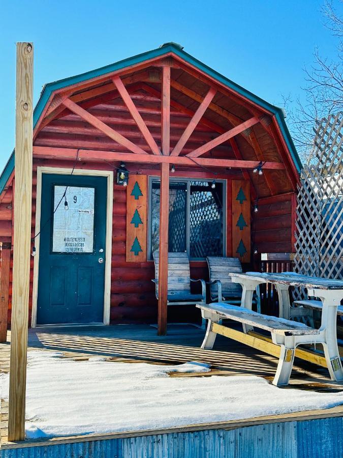 Country Cabins Hotel Chariton Bagian luar foto