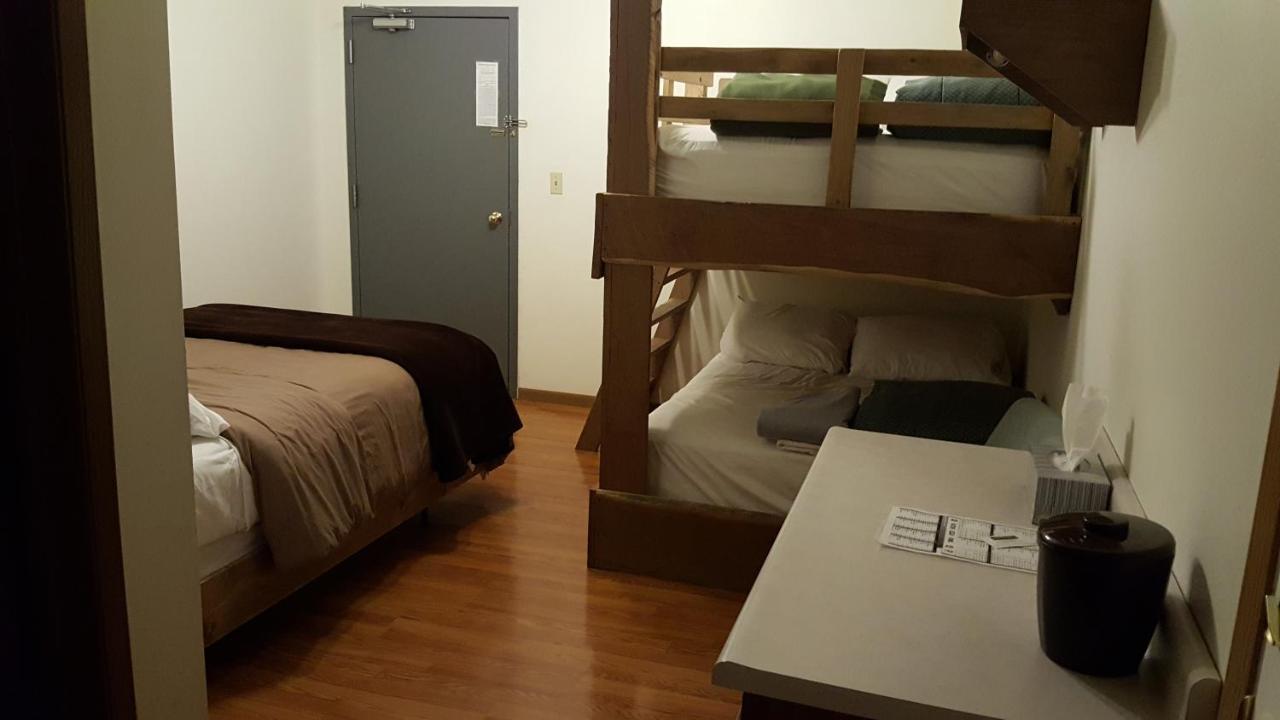 Country Cabins Hotel Chariton Bagian luar foto