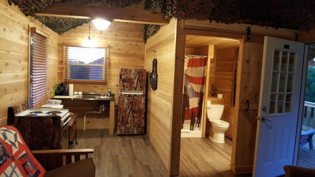 Country Cabins Hotel Chariton Bagian luar foto