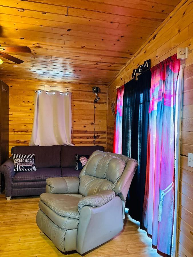 Country Cabins Hotel Chariton Bagian luar foto