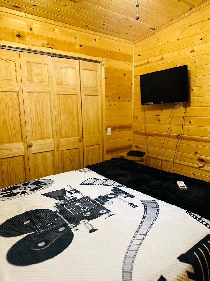 Country Cabins Hotel Chariton Bagian luar foto